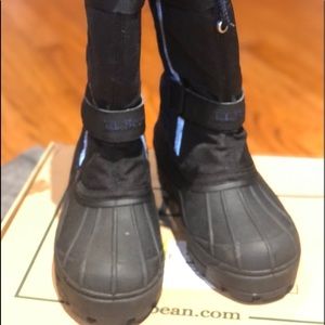 Lands End sz 2 snow Boots w/box & extra insert